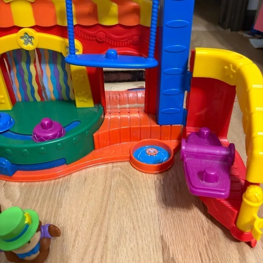 Little People 2005 Amazing Animals Circus by Fisher-Price Carnival Toy Playset